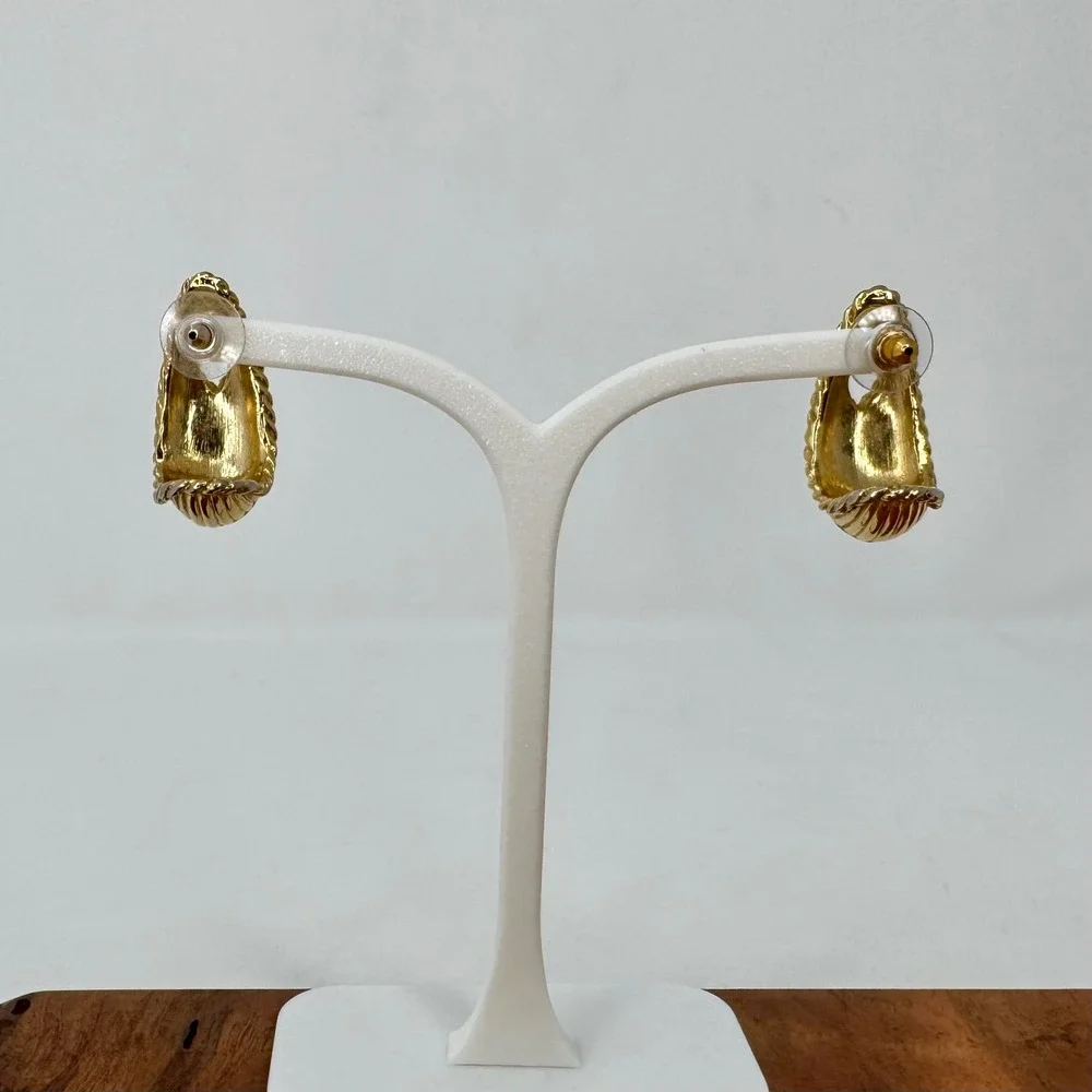Vintage Trifari Navy Blue Enamel Gold Tone Rope Teardrop Nautical Post Earrings